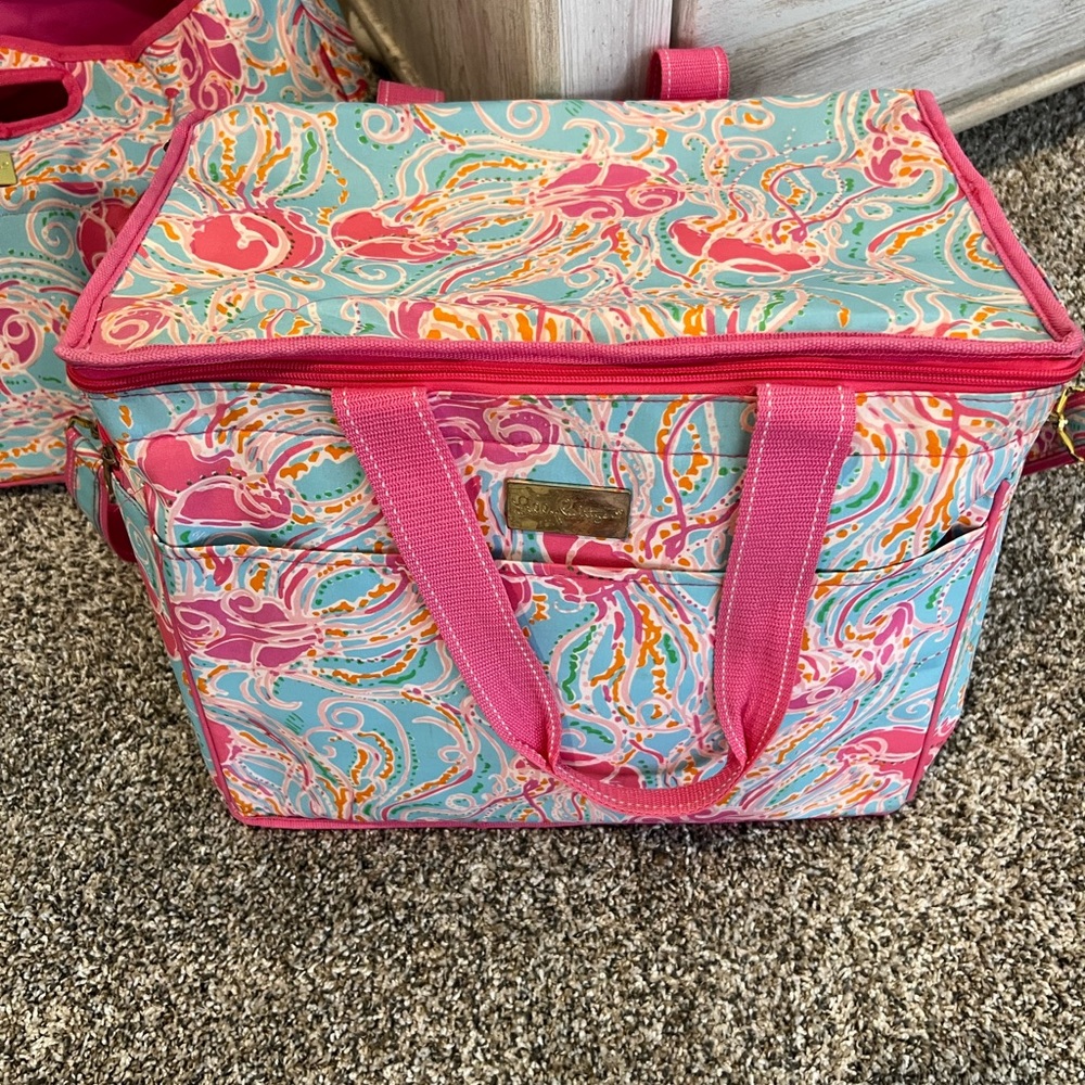 Lilly Pulitzer square cooler.